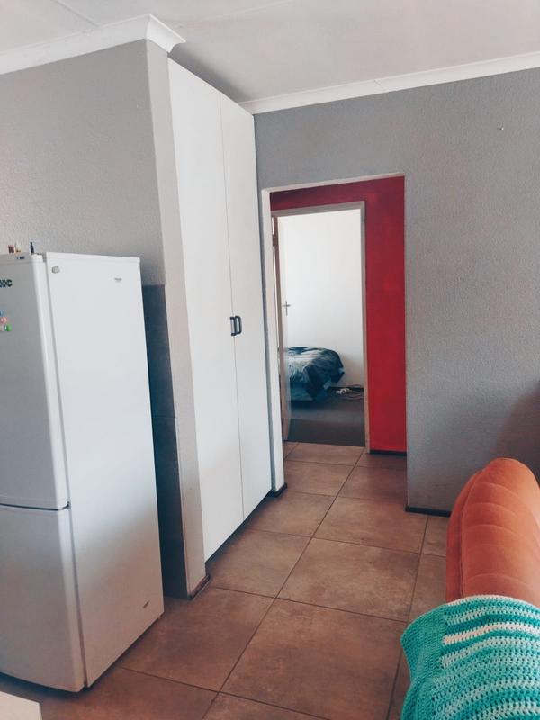 To Let 2 Bedroom Property for Rent in Kannoniers Park North West